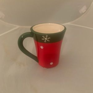 Christmas mug. Red and Green with snowflakes and white dots. Nice size and color